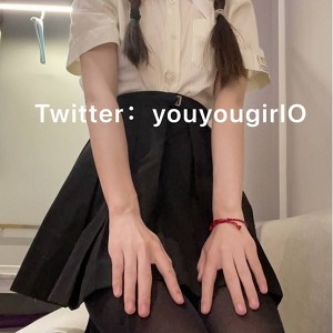 推特上的neko酱双马尾JK少女穿着白丝